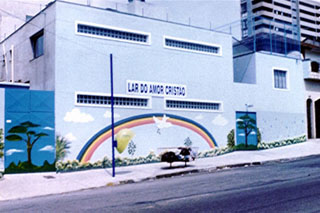 O Lar do Amor Cristão é uma instituição filantrópica, sem fins lucrativos, considerada de utilidade pública pelos decretos: Federal n° 71781 de 31 de março de 1.973, Estadual n° 977 de 23 de janeiro de 1.973, Municipal n° 8164 de 15 de maio de 1.969, presidida atualmente pelo sr. Osvaldo Piche.