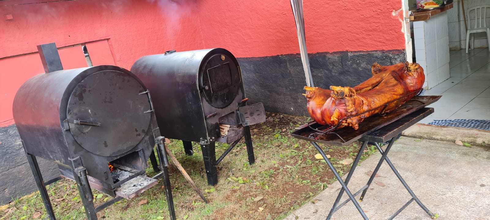 porco no rolete - bloco do fico 0.jpg